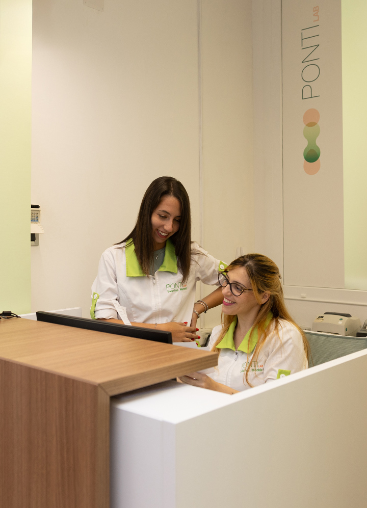 LabPonti - Valentina Mameli e Liliana Medda, addette al front office LabPonti - Valentina Mameli e Liliana Medda, addette al front office